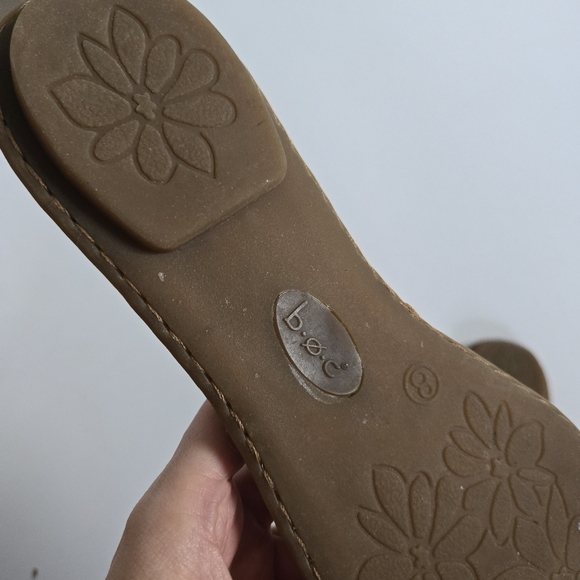 B.O.C. Born Concept Latisha yellow Leather Thong Sandals sz 8 - Picture 5 of 5